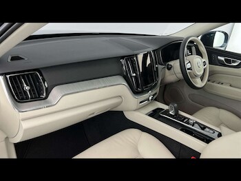 Used Volvo XC60 2023 for sale - 78408936: Photo
