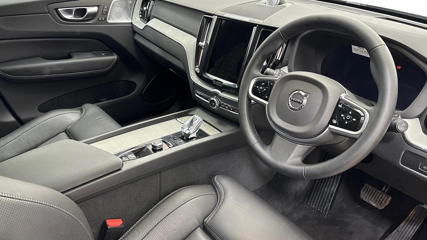 Used Volvo XC60 2025 for sale - 77639312: Photo 15