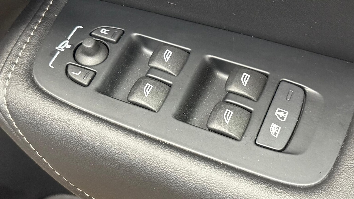 Used Volvo XC60 2025 for sale - 77639312: Photo 21