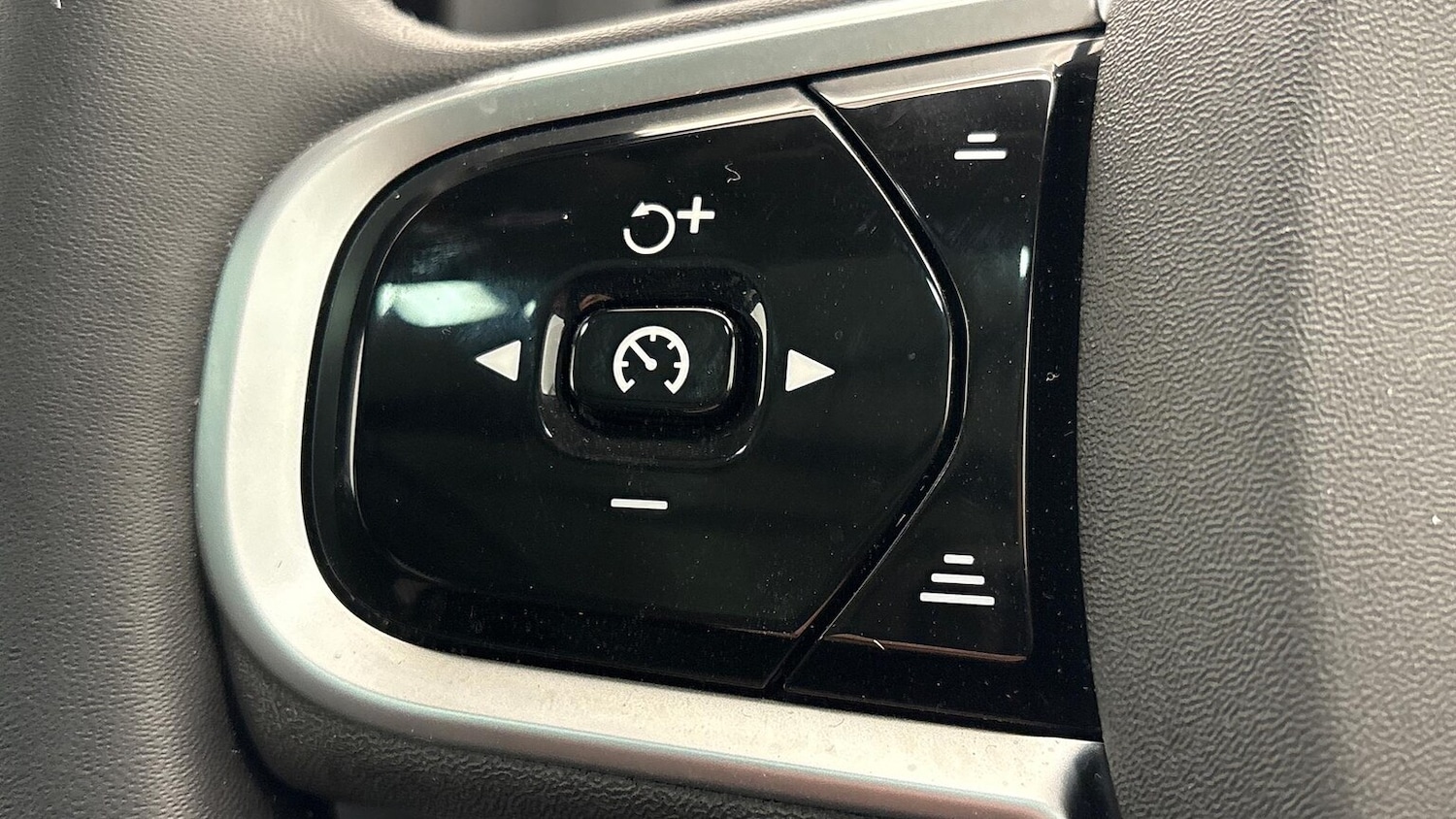 Used Volvo XC60 2025 for sale - 77639312: Photo 27