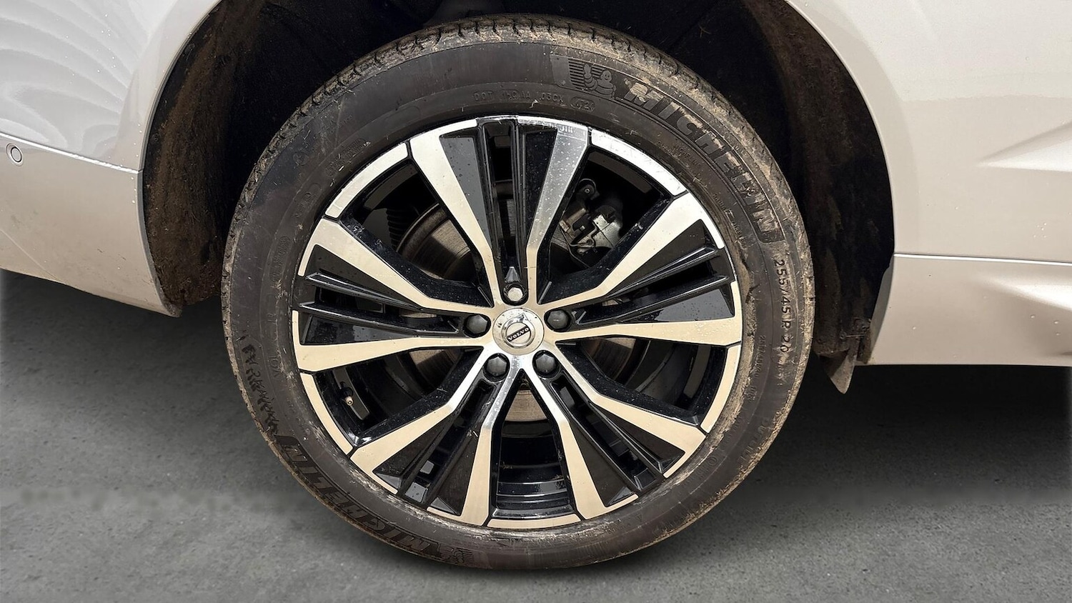 Used Volvo XC60 2025 for sale - 77639312: Photo 6