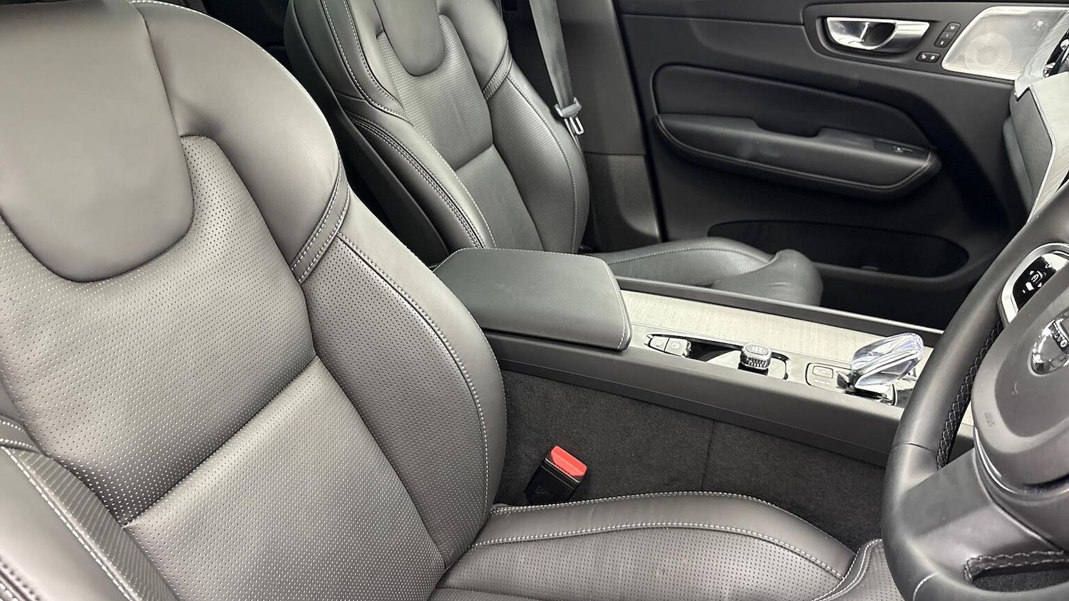 Used Volvo XC60 2025 for sale - 77639312: Photo 7