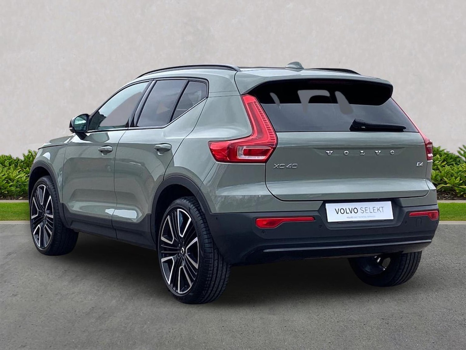 Used Volvo XC40 2025 for sale - 78193896: Photo 2