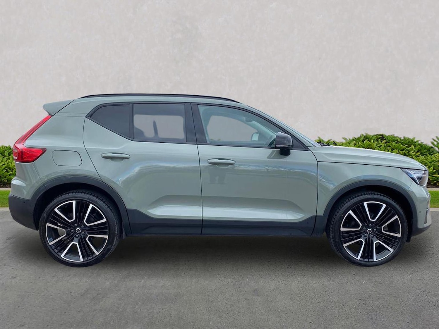 Used Volvo XC40 2025 for sale - 78193896: Photo 3