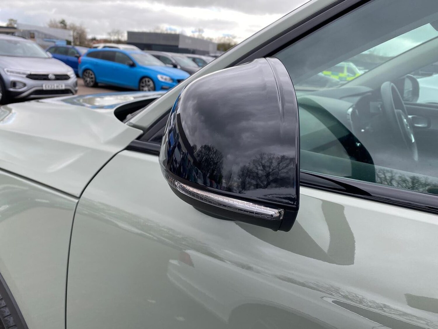 Used Volvo XC40 2025 for sale - 78193896: Photo 38