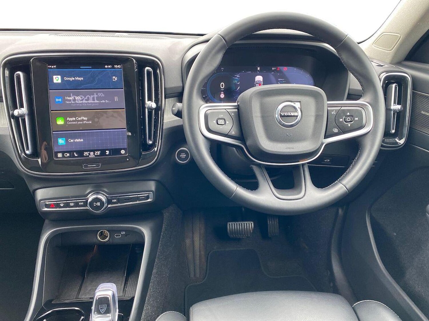 Used Volvo XC40 2025 for sale - 78193896: Photo 9