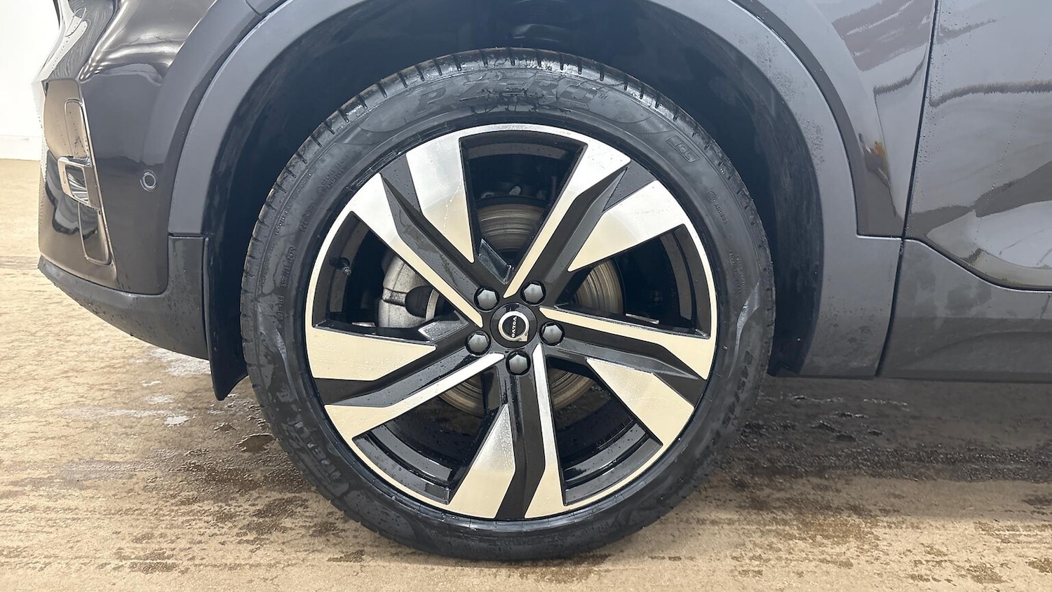 Used Volvo XC40 2025 for sale - 76518603: Photo 10