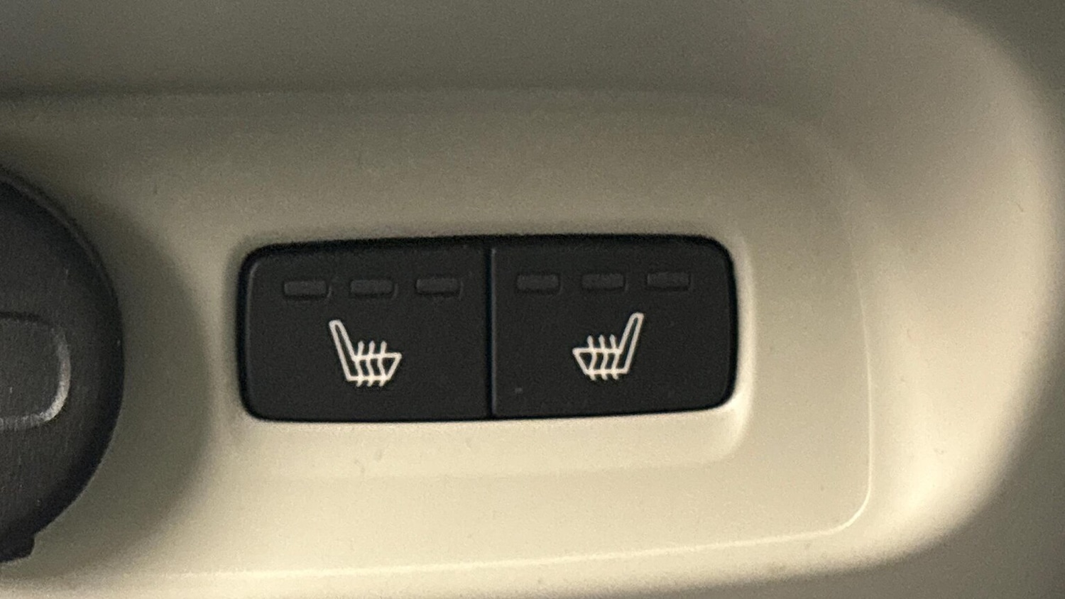 Used Volvo XC40 2025 for sale - 76518603: Photo 11