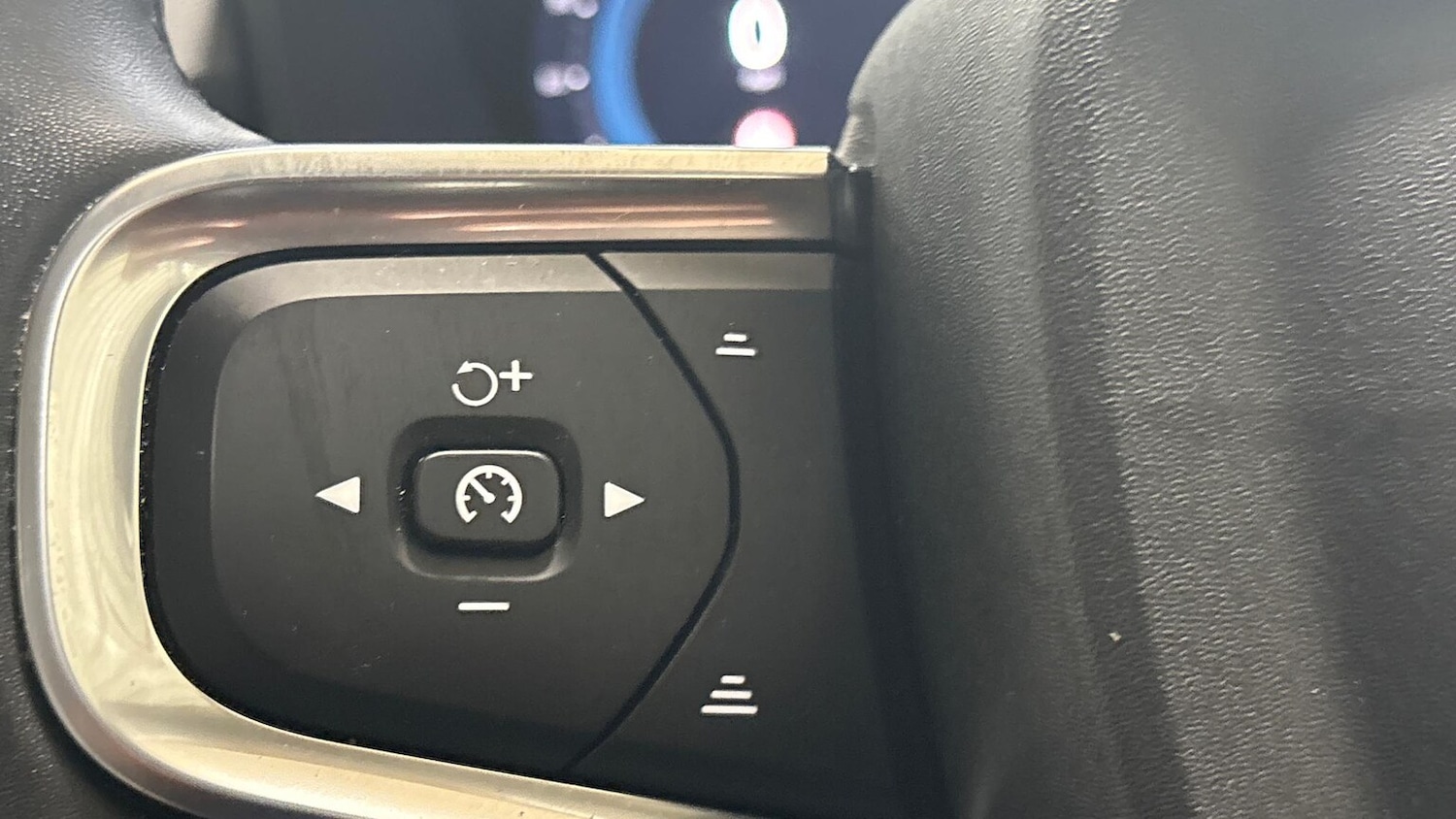 Used Volvo XC40 2025 for sale - 76518603: Photo 19