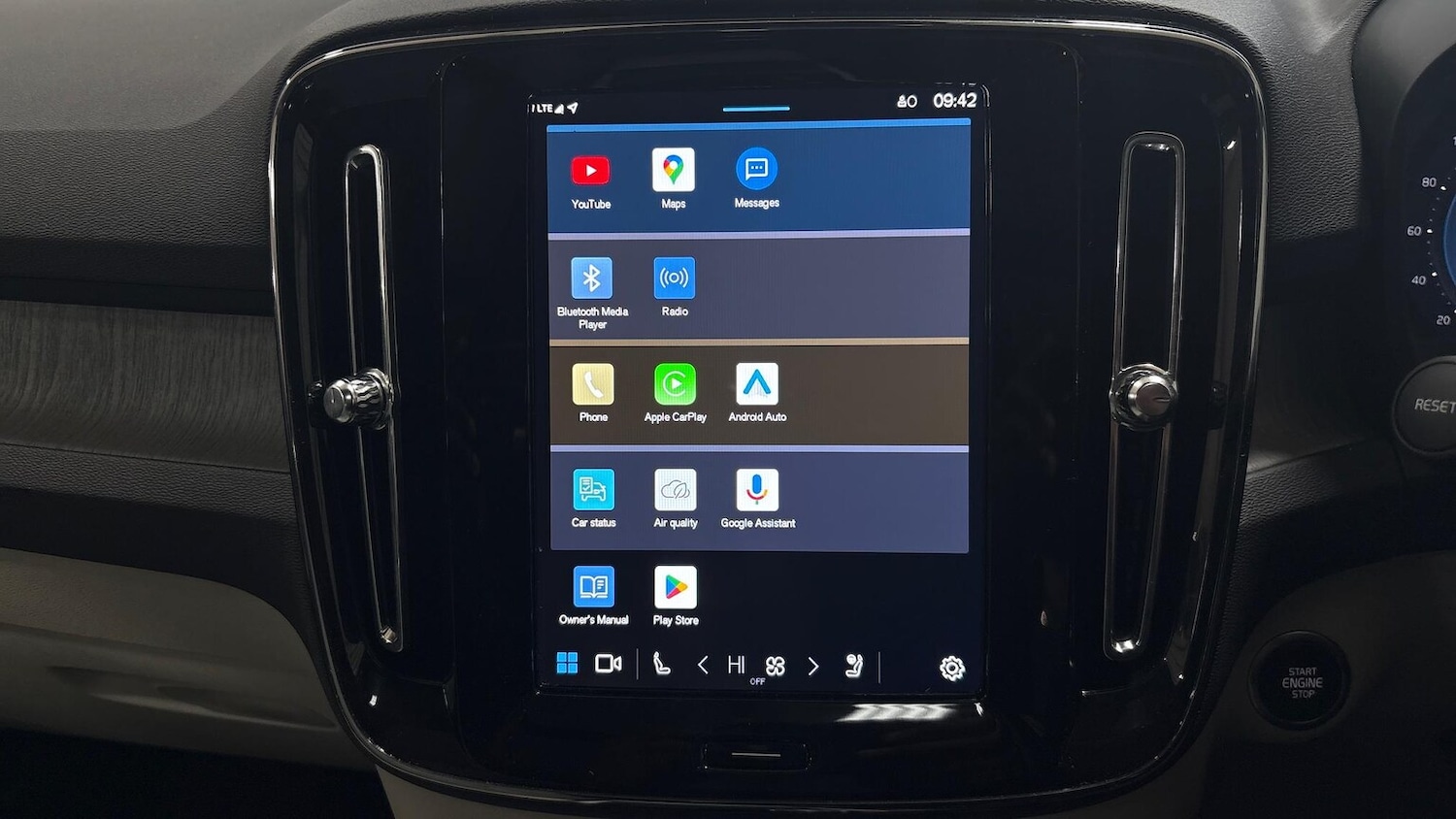 Used Volvo XC40 2025 for sale - 76518603: Photo 21