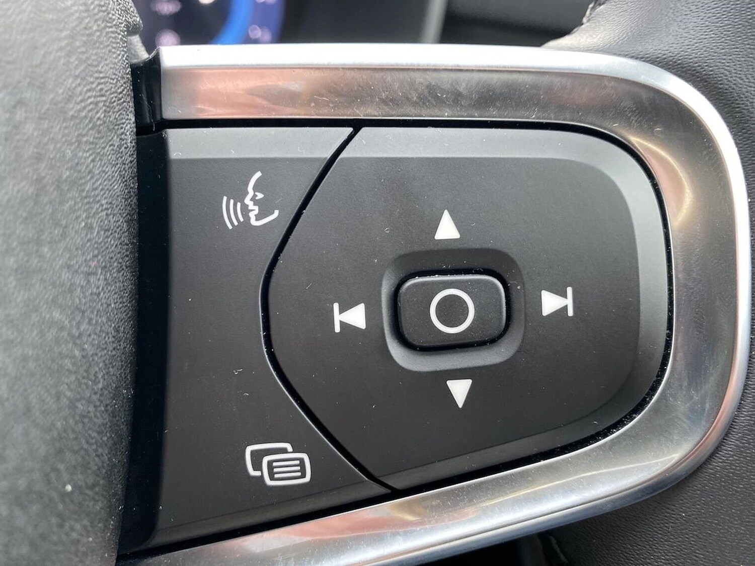 Used Volvo XC40 2025 for sale - 76518603: Photo 29