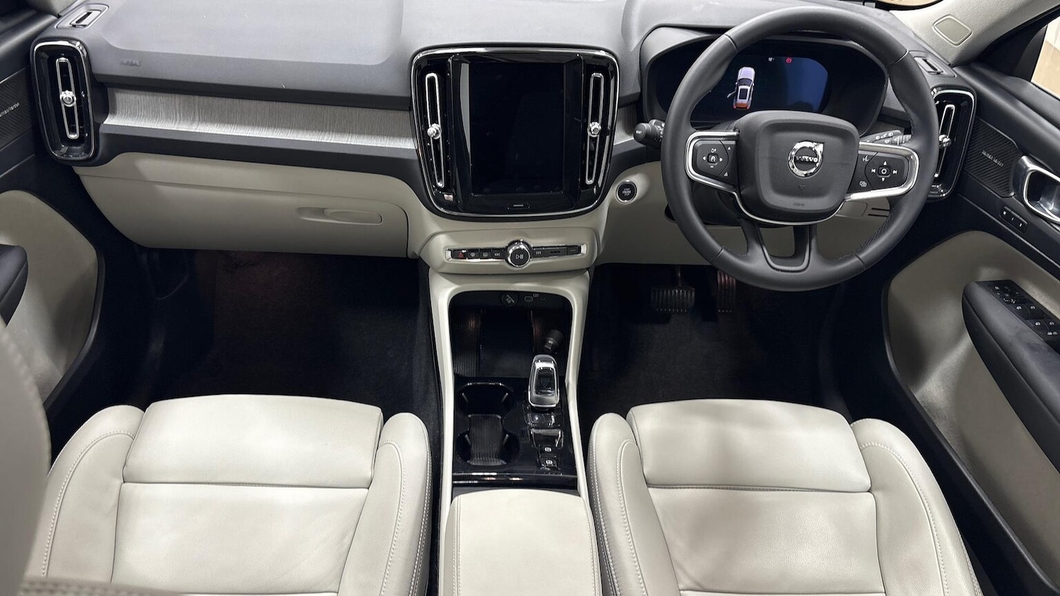 Used Volvo XC40 2025 for sale - 76518603: Photo 6