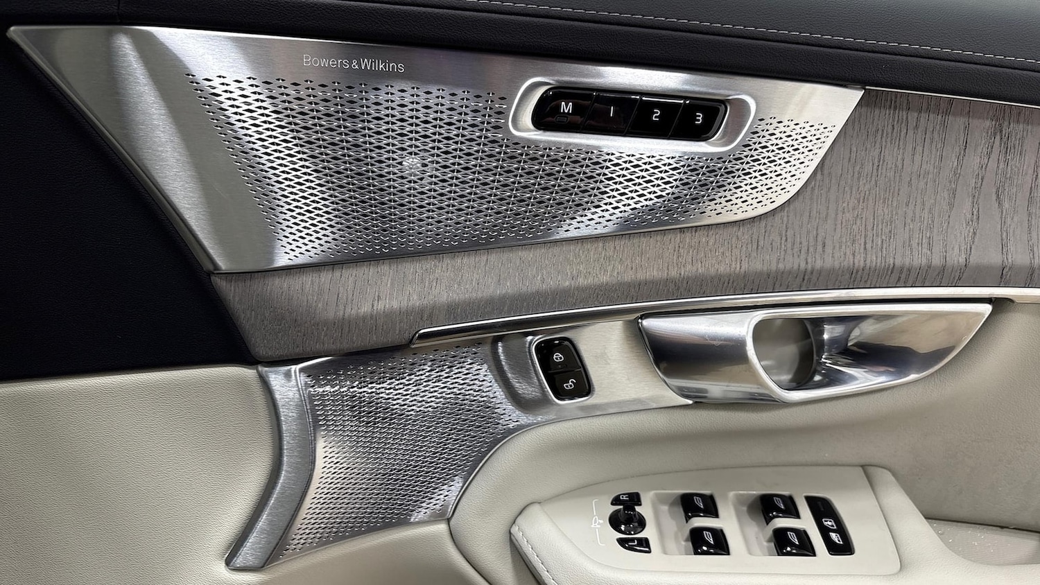 Used Volvo XC90 2025 for sale - 76807545: Photo 32