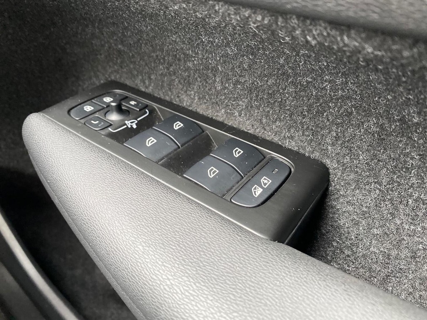 Used Volvo XC40 2021 for sale - 76198391: Photo 21