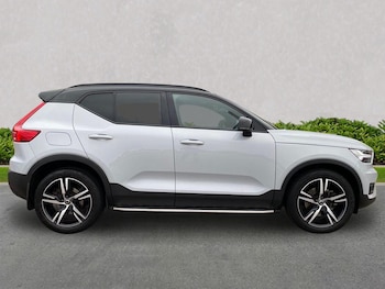 Used Volvo XC40 2021 for sale - 76198391: Photo 3