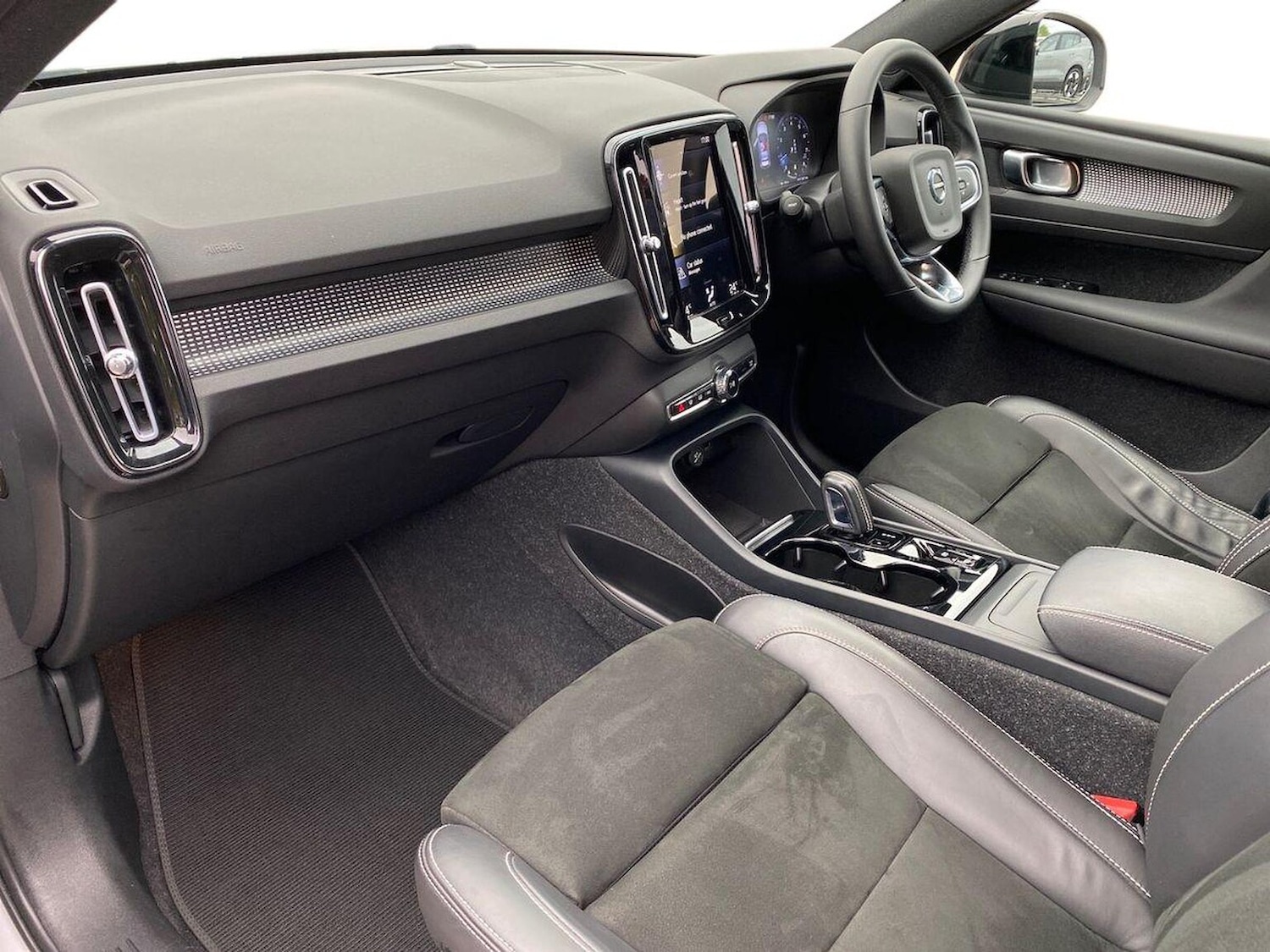 Used Volvo XC40 2021 for sale - 76198391: Photo 7