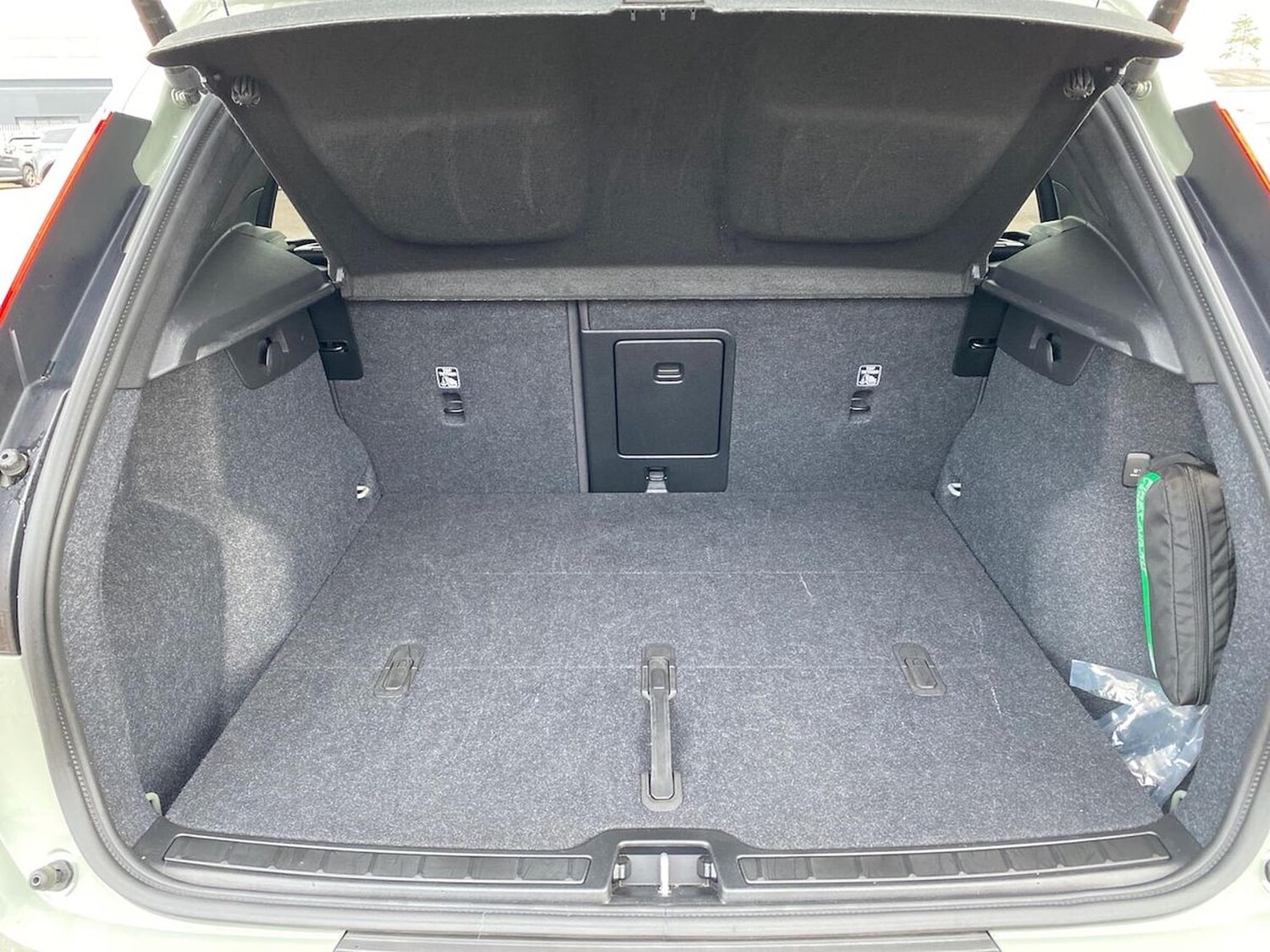 Used Volvo XC40 2025 for sale - 77487505: Photo 17