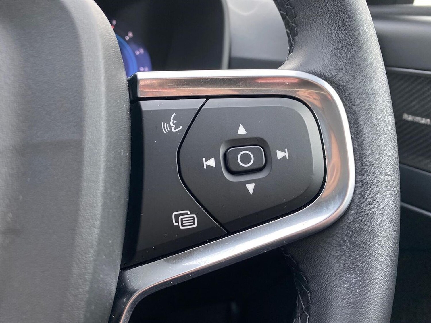 Used Volvo XC40 2025 for sale - 77487505: Photo 26