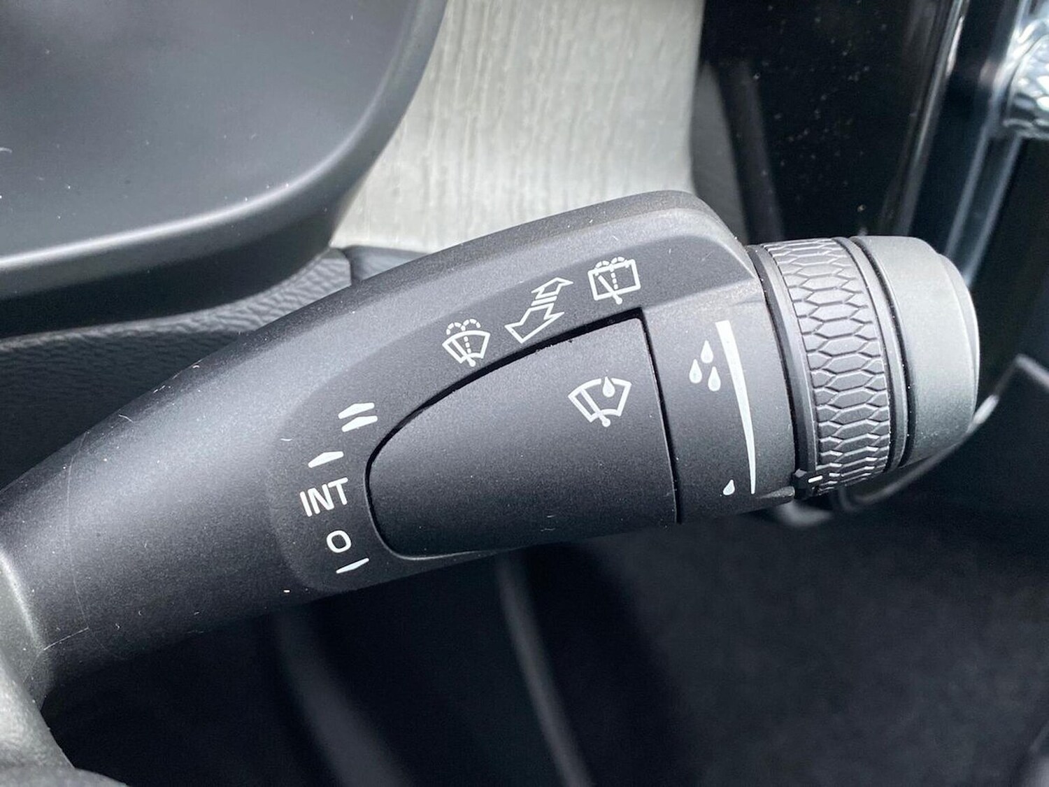 Used Volvo XC40 2025 for sale - 77487505: Photo 28