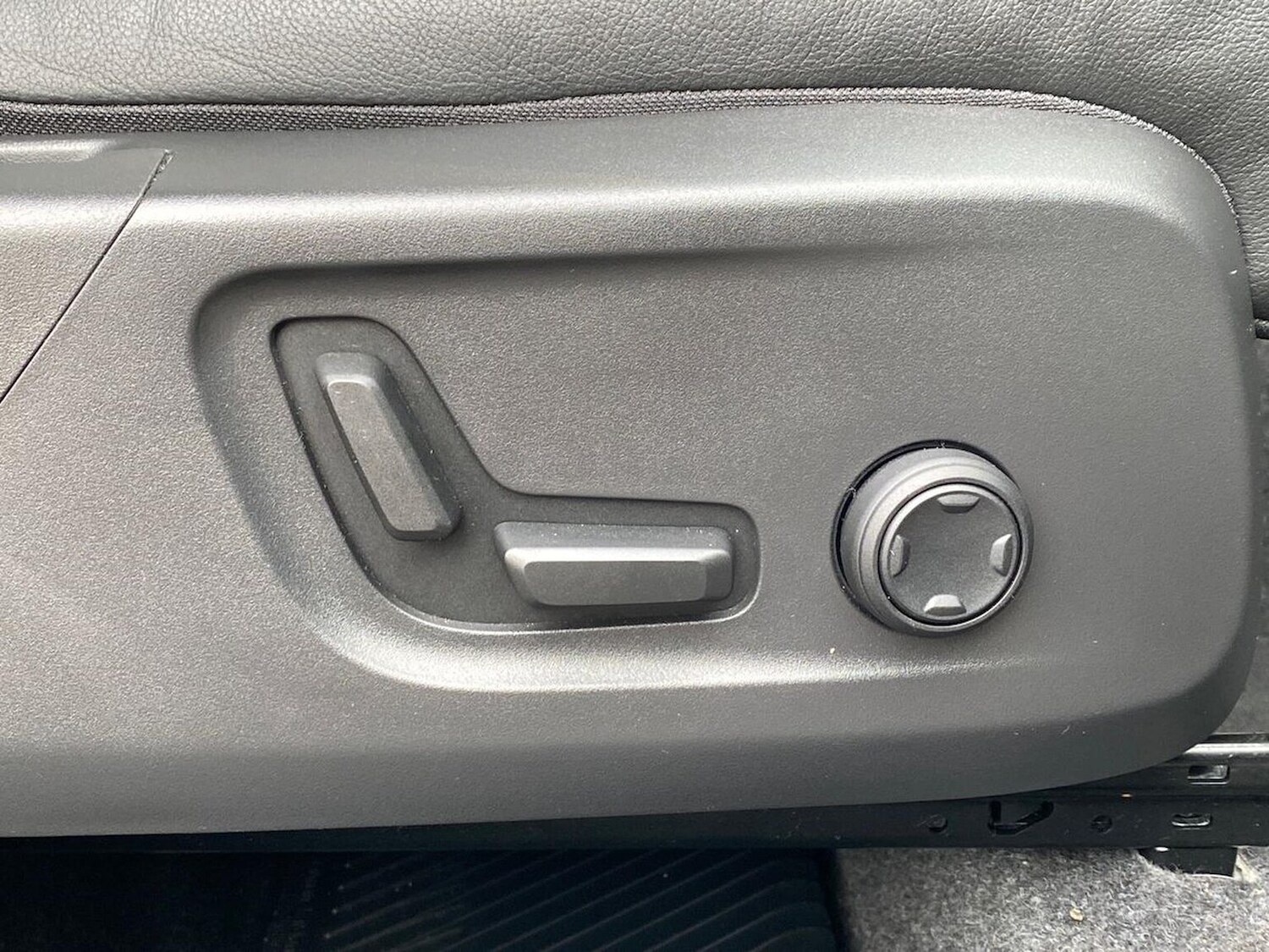 Used Volvo XC40 2025 for sale - 77487505: Photo 30