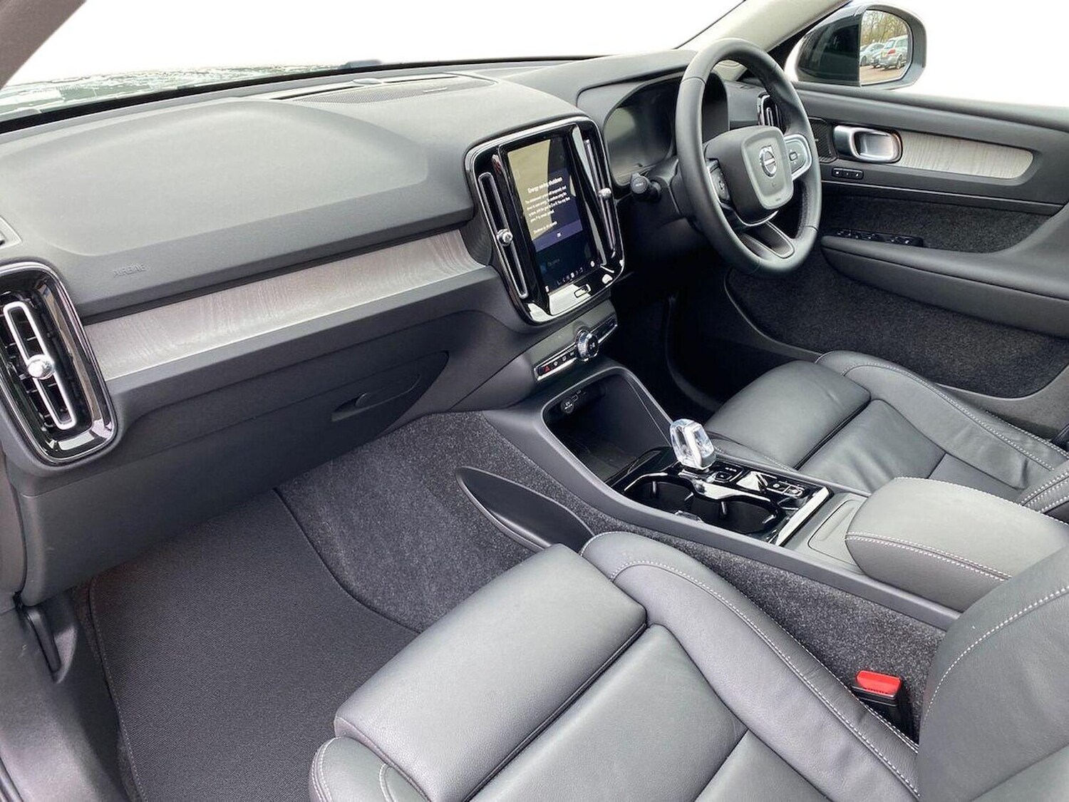 Used Volvo XC40 2025 for sale - 77487505: Photo 7