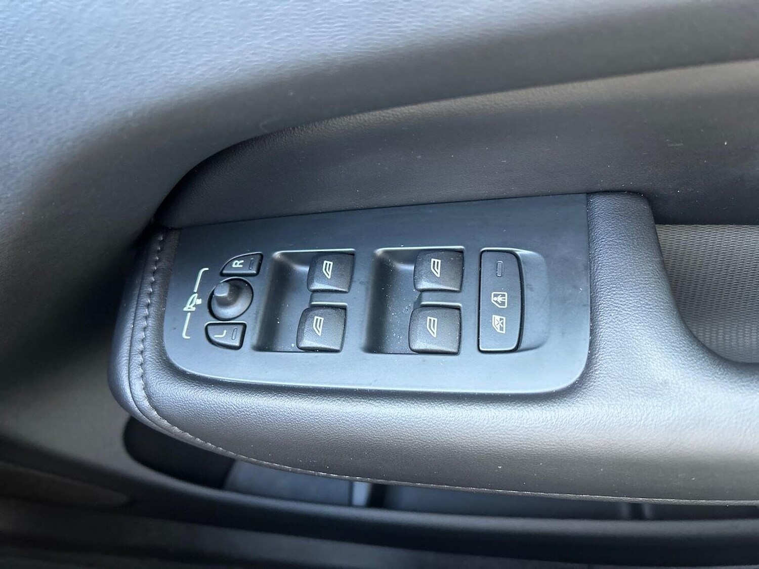 Used Volvo XC60 2022 for sale - 76497352: Photo 23