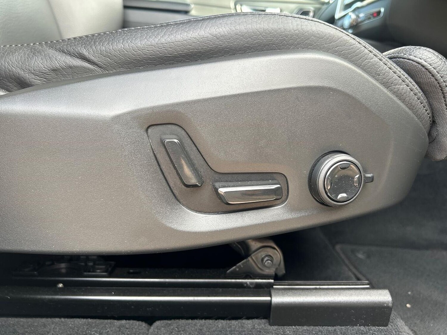 Used Volvo XC60 2022 for sale - 76497352: Photo 30