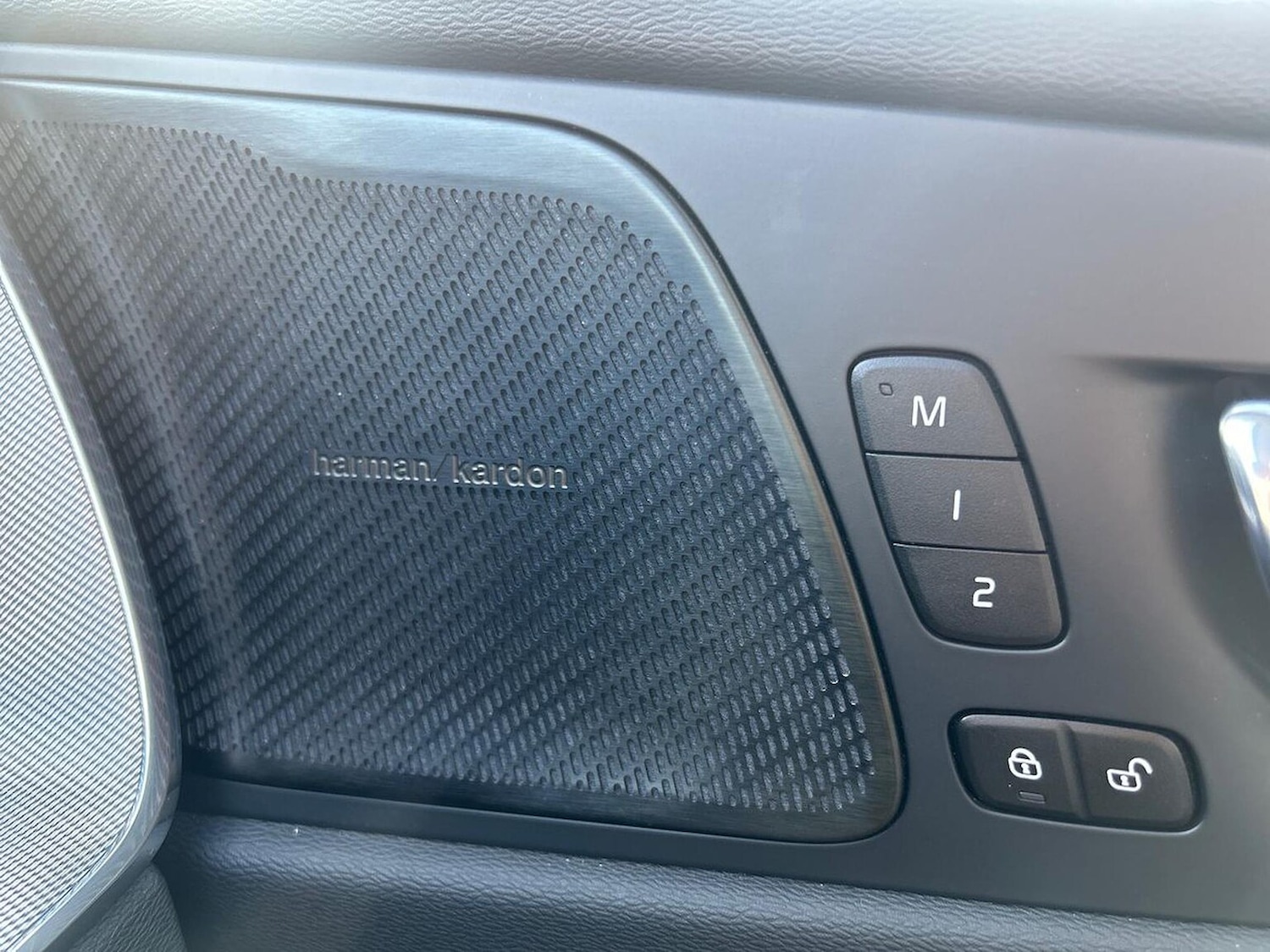 Used Volvo XC60 2022 for sale - 76497352: Photo 31