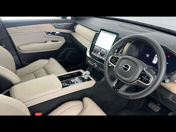 Used Volvo XC90 2025 for sale - 79283467: Photo