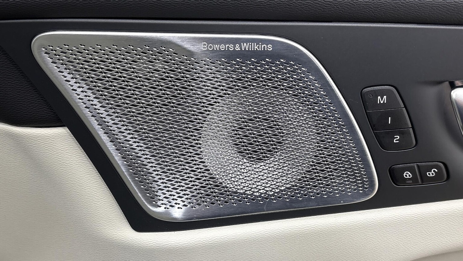 Used Volvo XC60 2025 for sale - 76863959: Photo 31