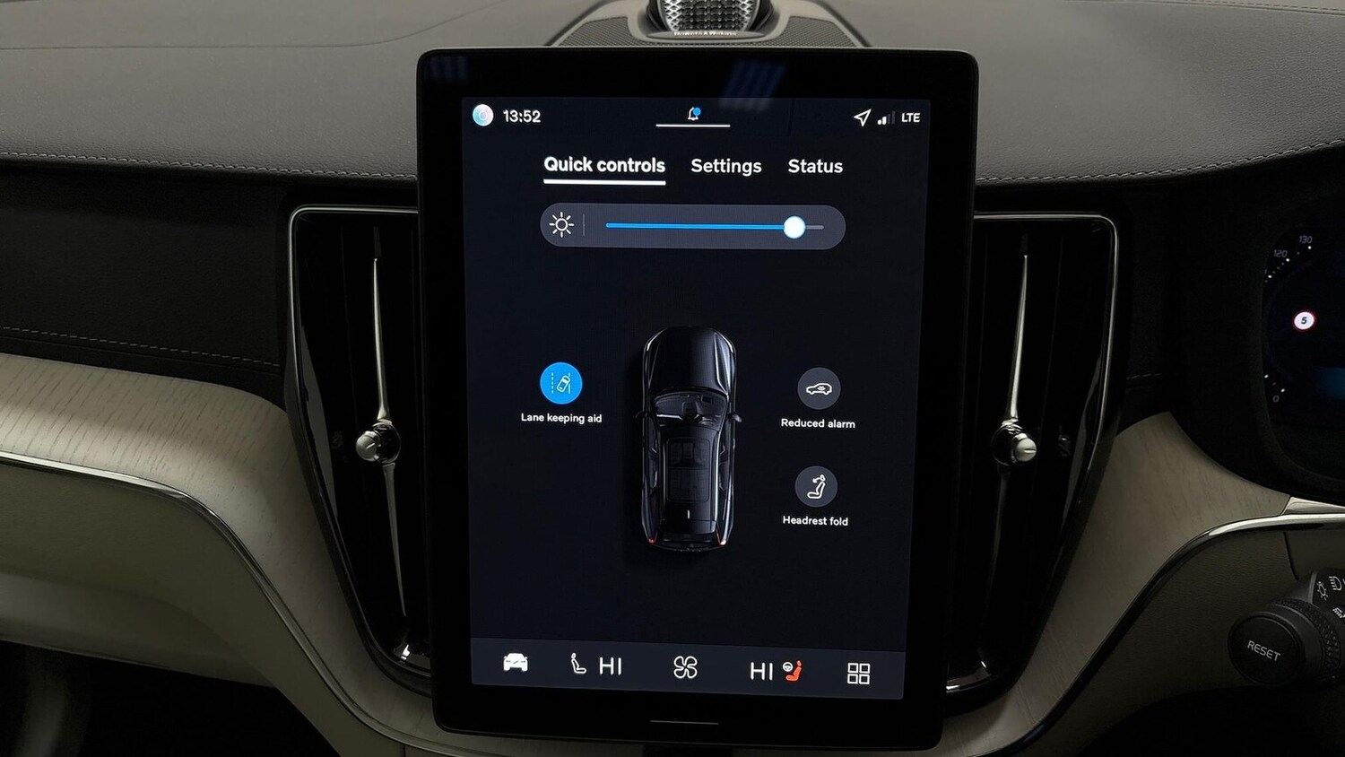 Used Volvo XC60 2025 for sale - 76863959: Photo 40