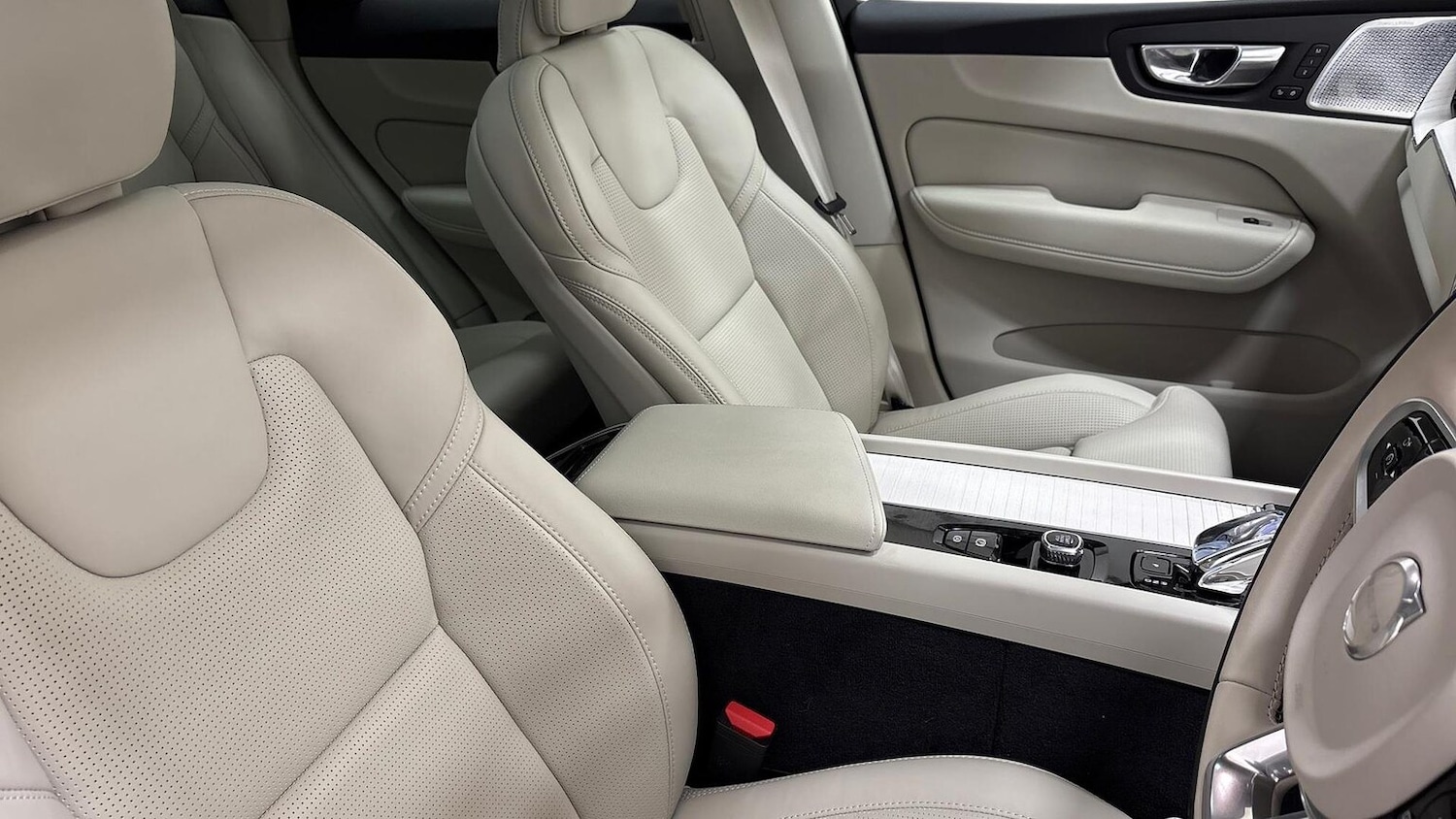 Used Volvo XC60 2025 for sale - 76863959: Photo 7