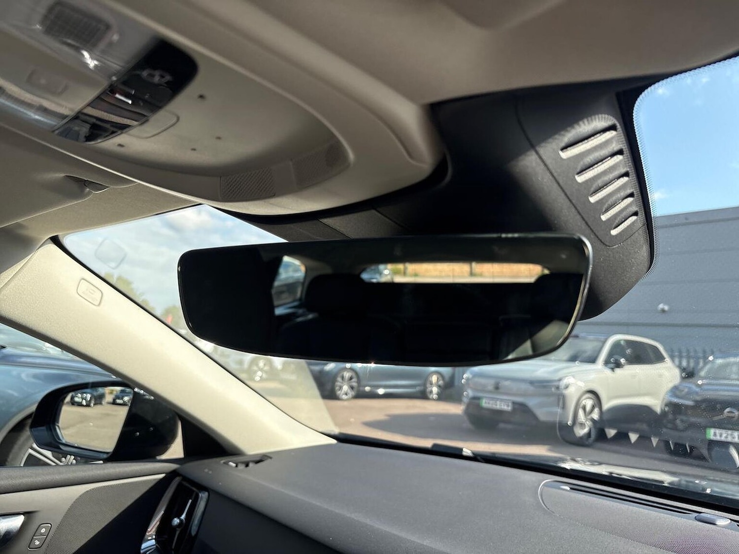 Used Volvo V60 2025 for sale - 76497365: Photo 14