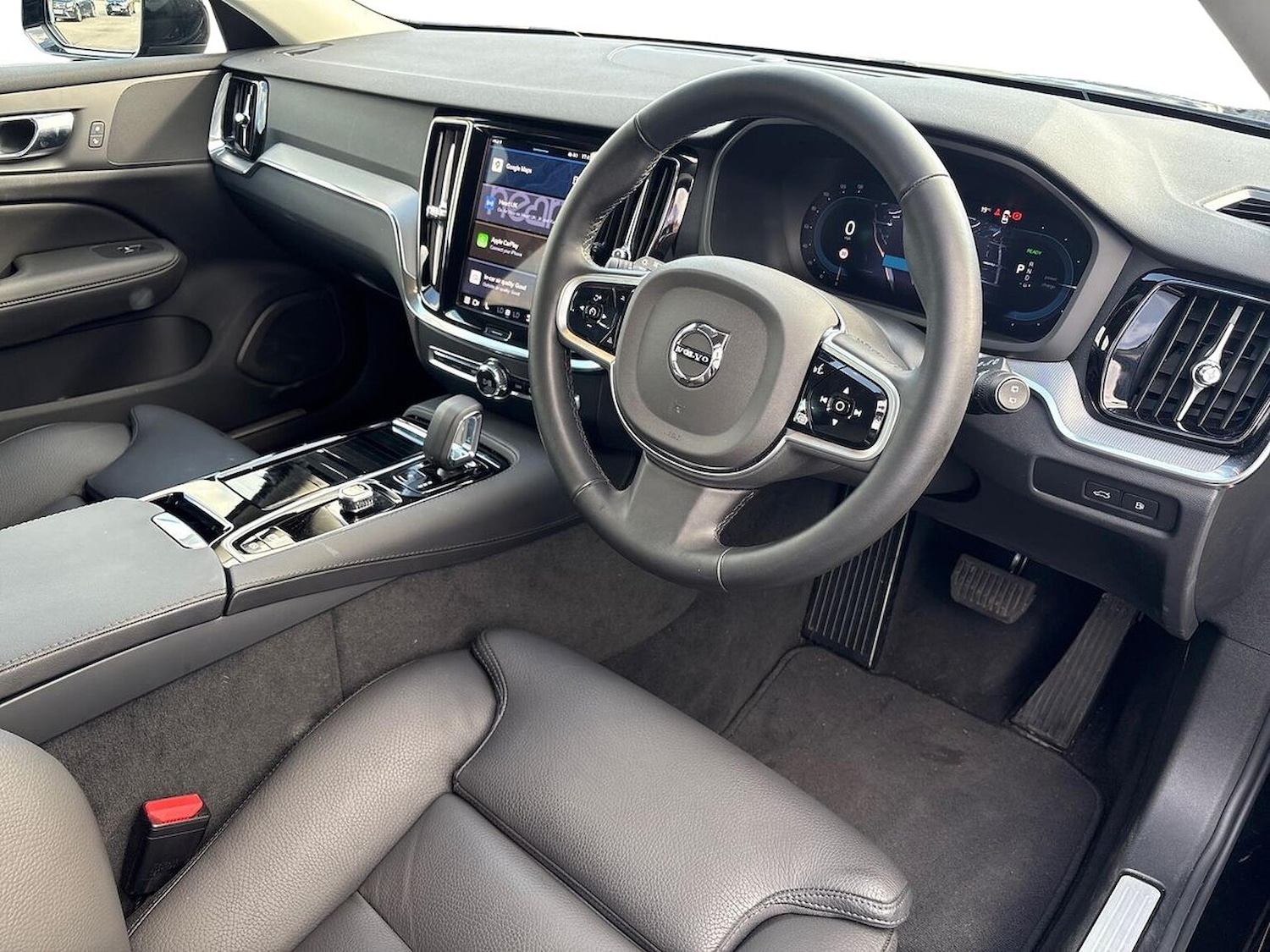 Used Volvo V60 2025 for sale - 76497365: Photo 15