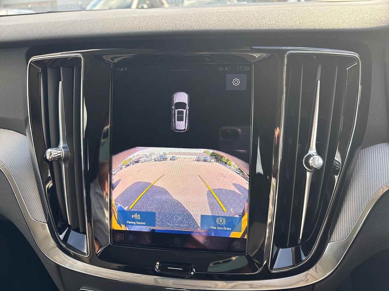 Used Volvo V60 2025 for sale - 76497365: Photo 23