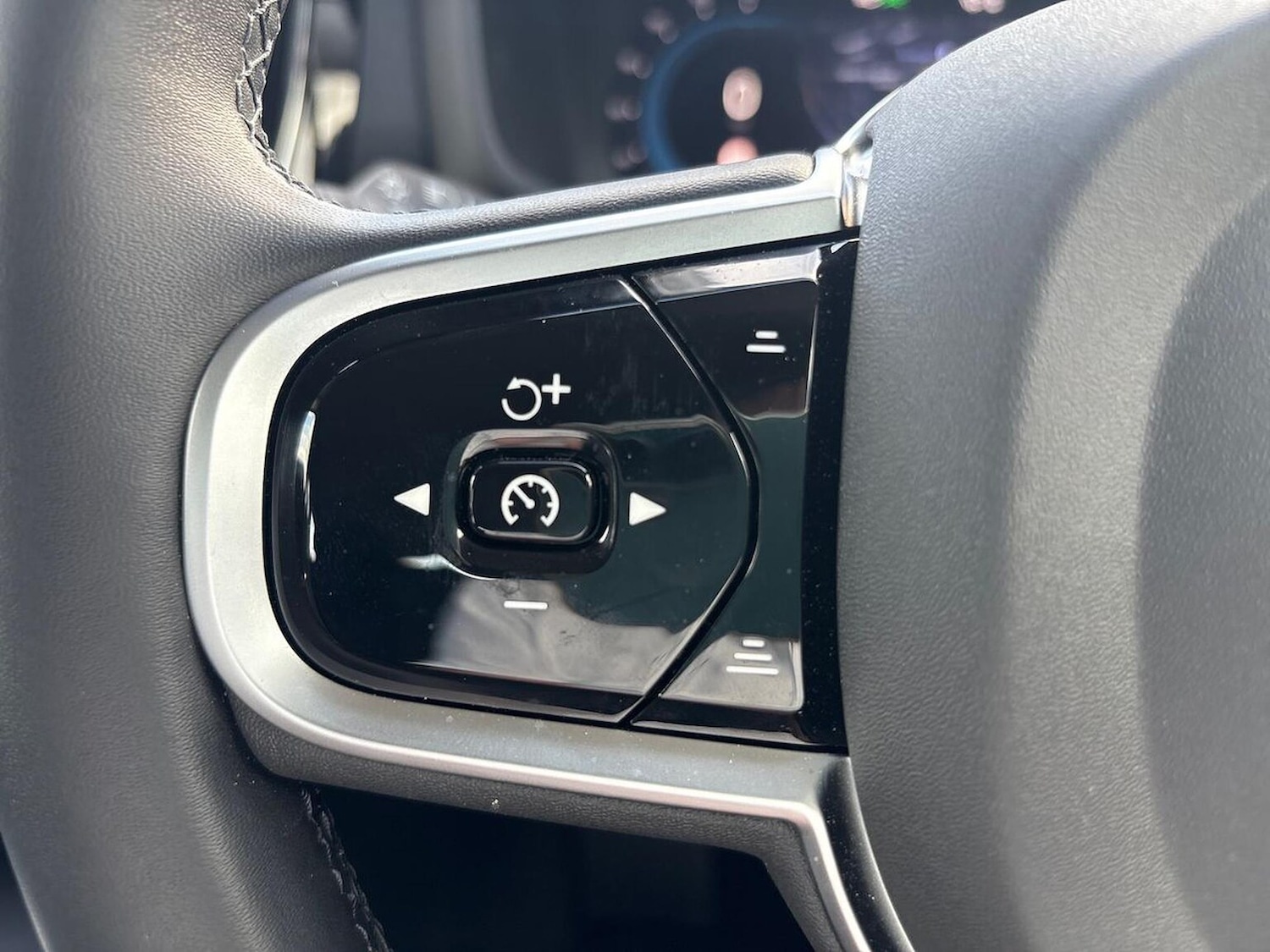 Used Volvo V60 2025 for sale - 76497365: Photo 27