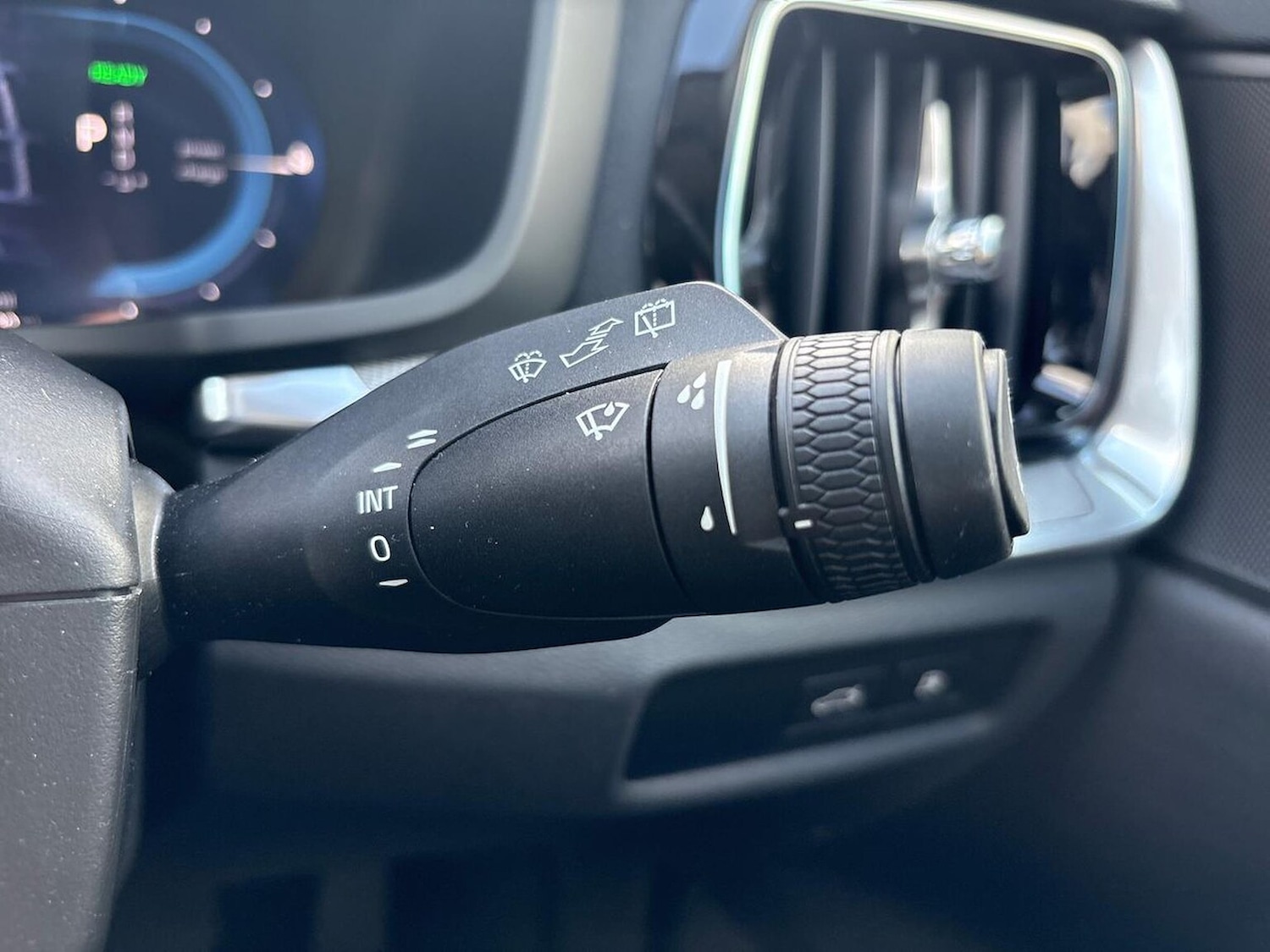 Used Volvo V60 2025 for sale - 76497365: Photo 28