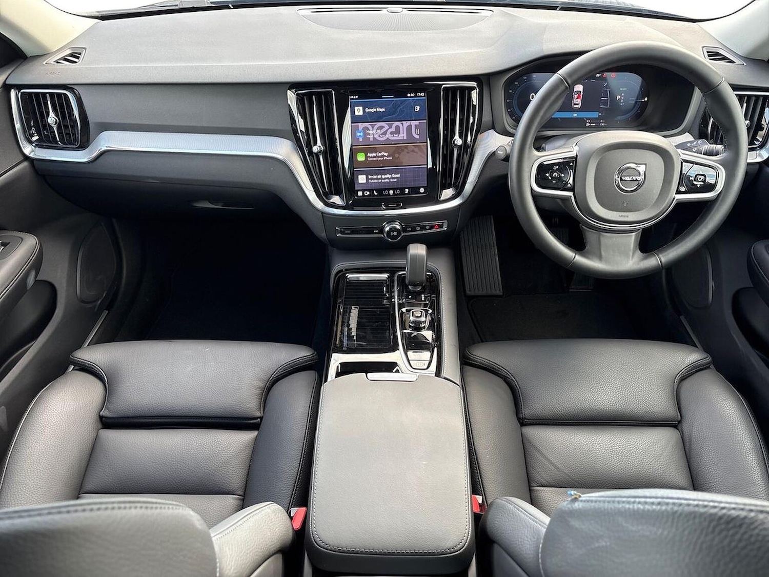 Used Volvo V60 2025 for sale - 76497365: Photo 8