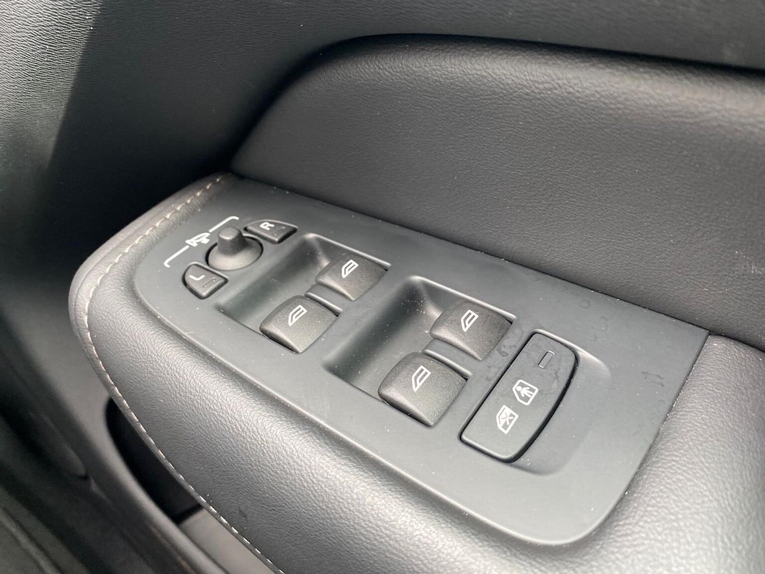 Used Volvo XC60 2025 for sale - 76845269: Photo 21