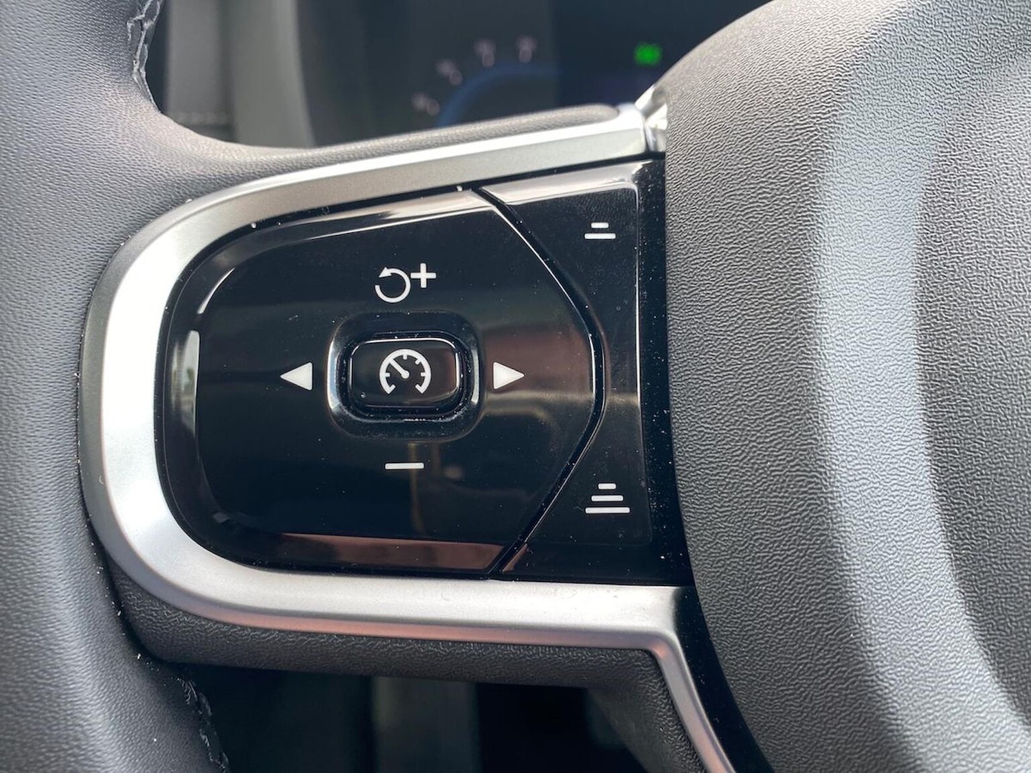 Used Volvo XC60 2025 for sale - 76845269: Photo 27