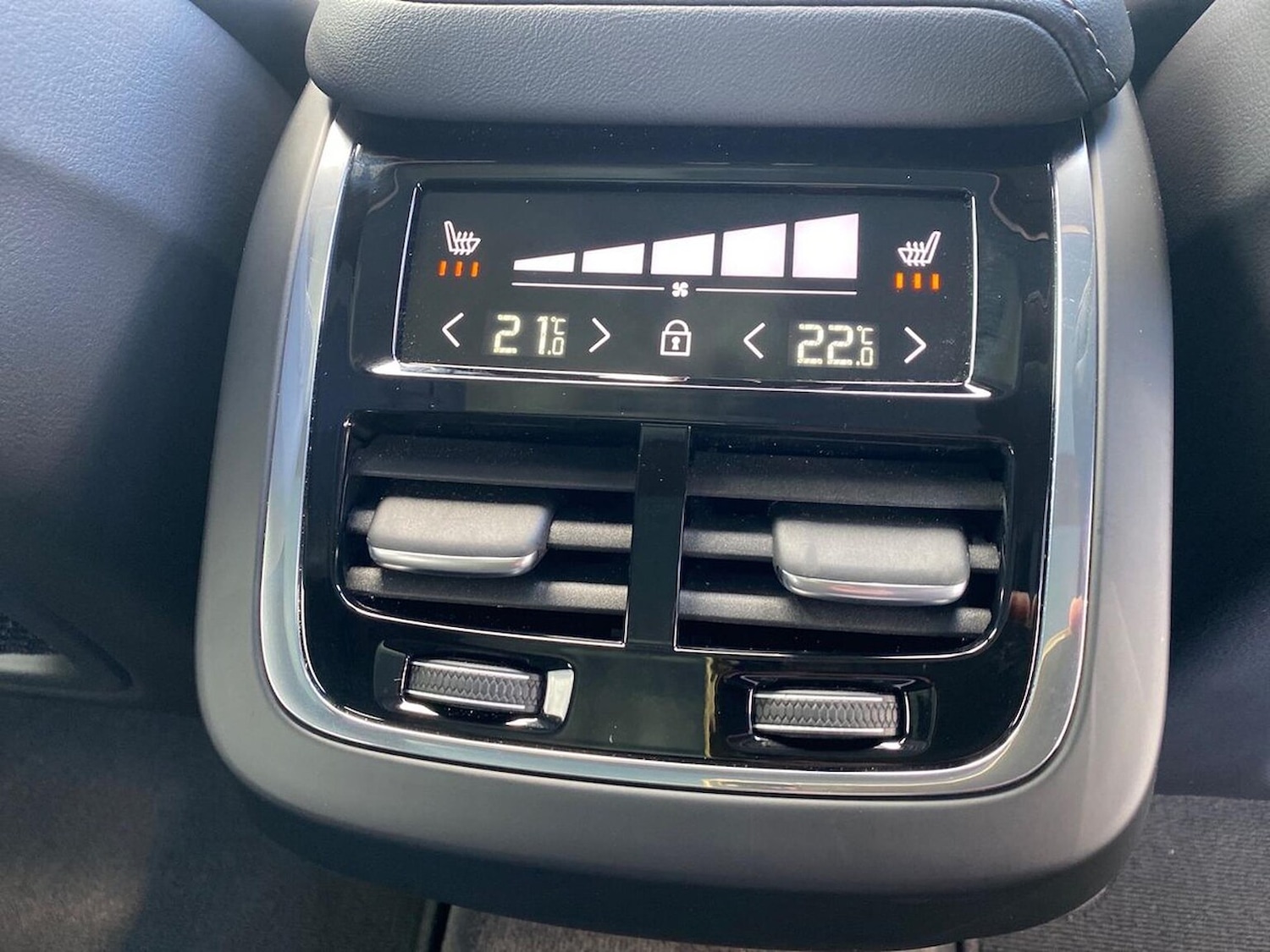 Used Volvo XC60 2025 for sale - 76845269: Photo 40