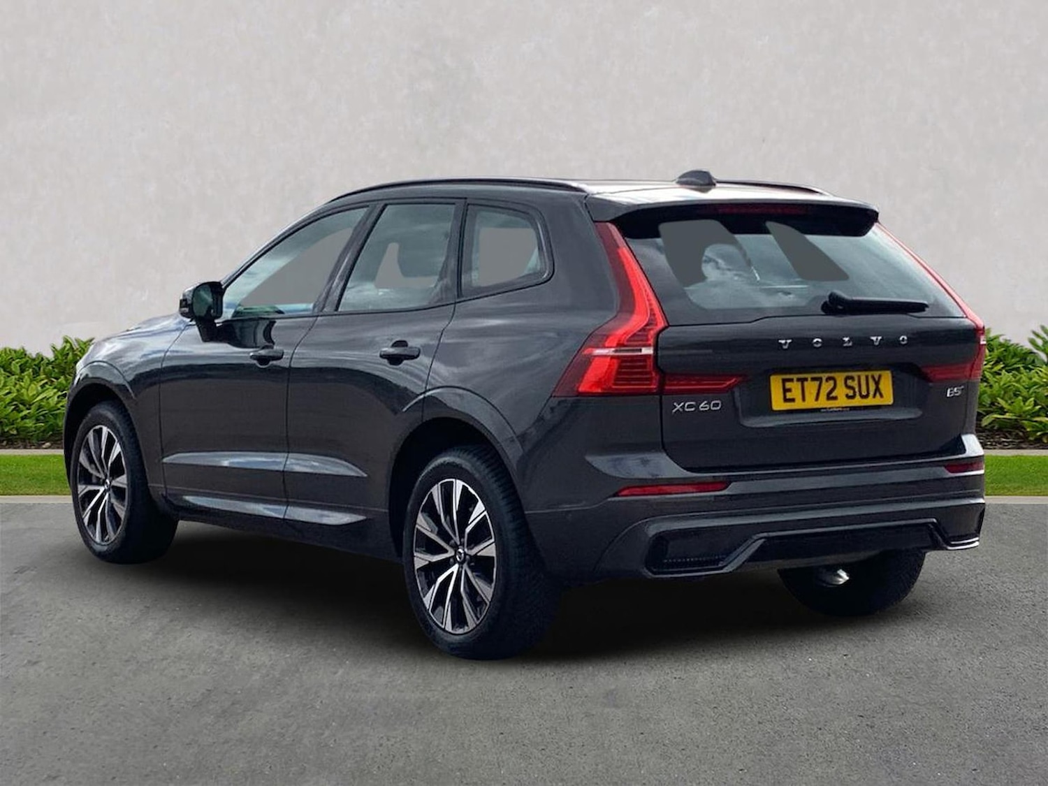 Used Volvo XC60 2022 for sale - 76179022: Photo 2