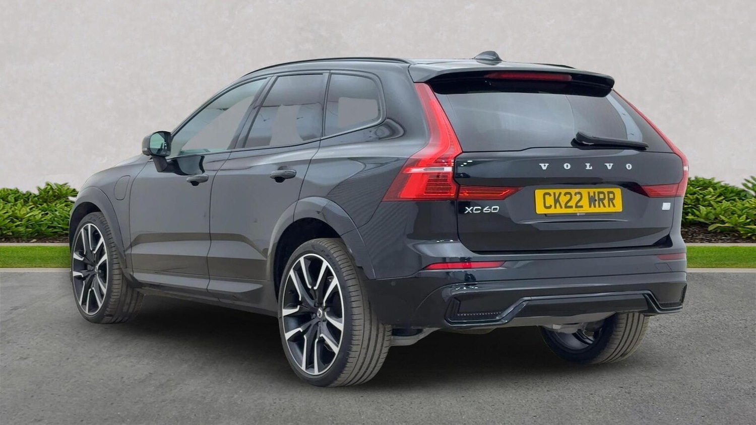 Used Volvo XC60 2022 for sale - 76969038: Photo 2