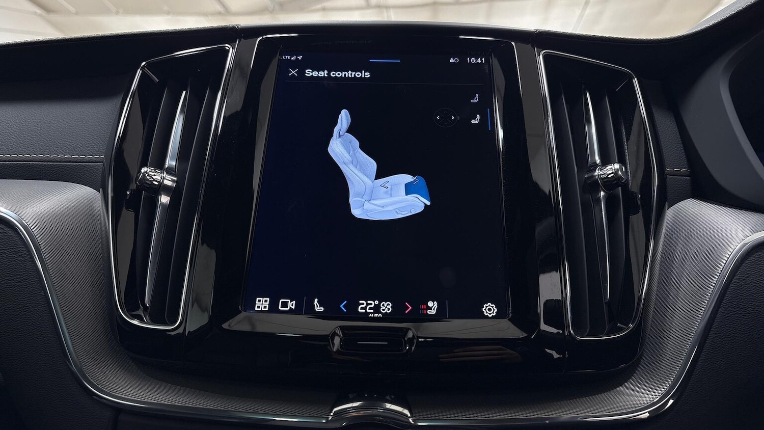 Used Volvo XC60 2022 for sale - 76969038: Photo 29