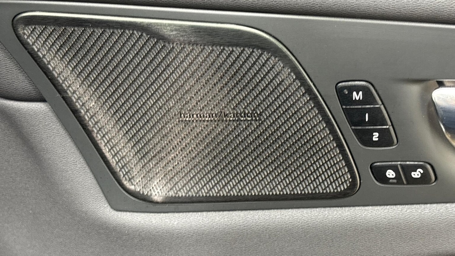 Used Volvo XC60 2022 for sale - 76969038: Photo 31