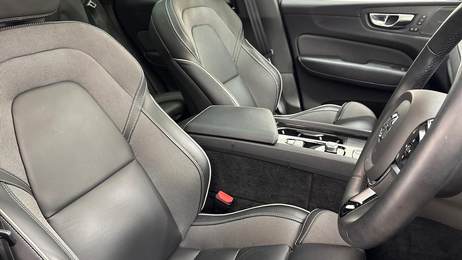 Used Volvo XC60 2022 for sale - 76969038: Photo 9