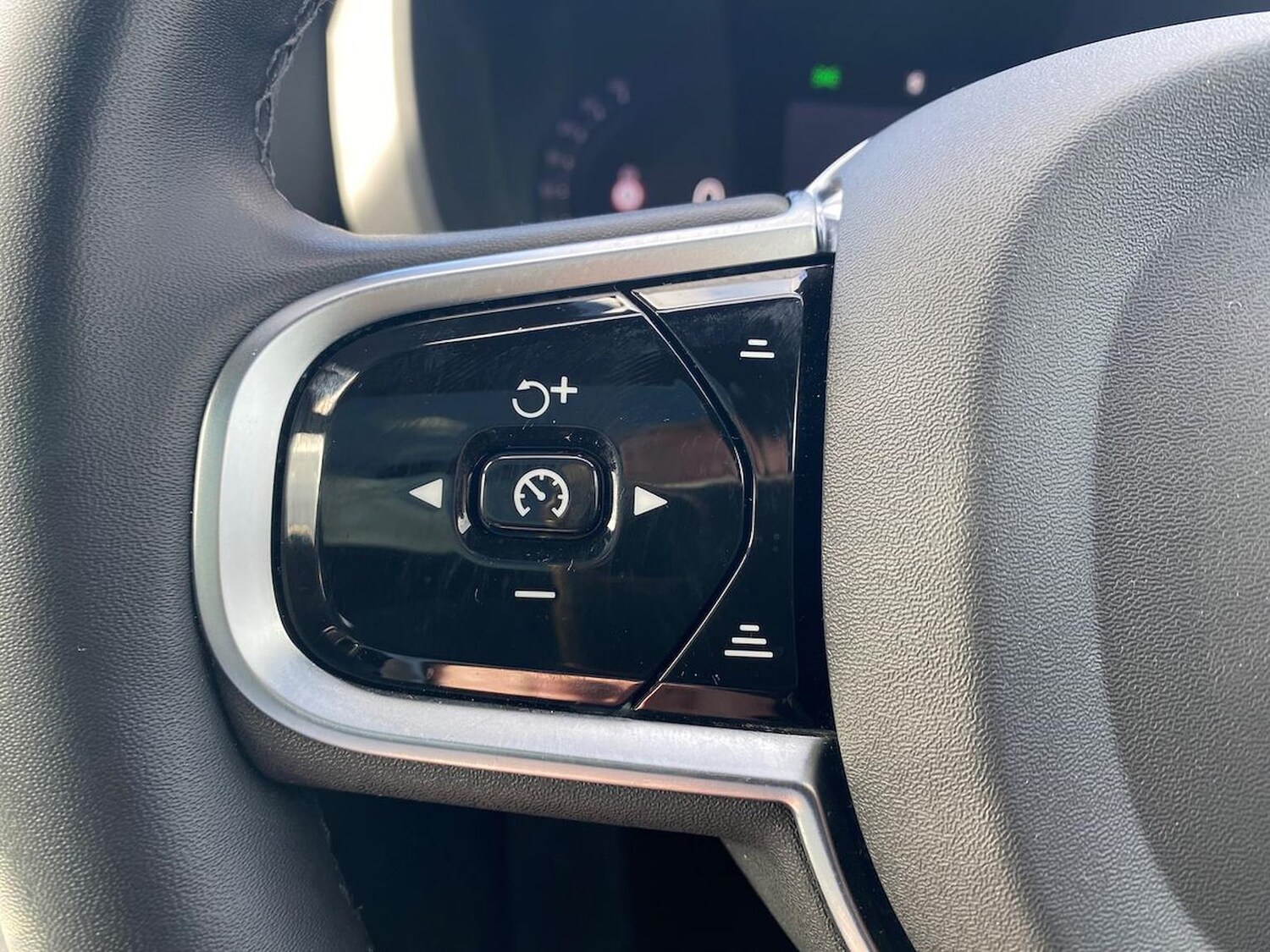 Used Volvo XC60 2024 for sale - 78194078: Photo 29