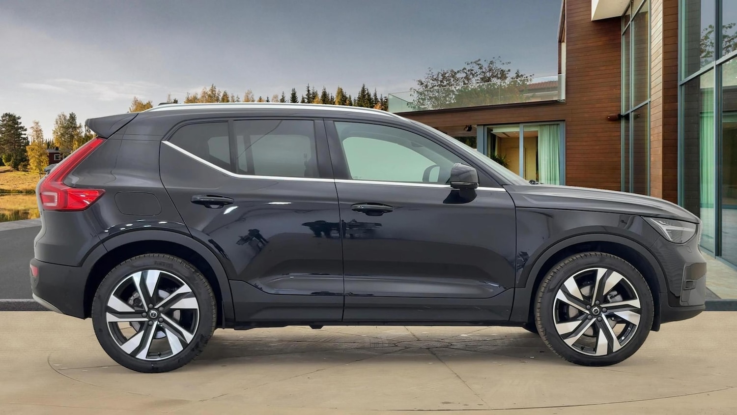 Used Volvo XC40 2025 for sale - 76422380: Photo 2