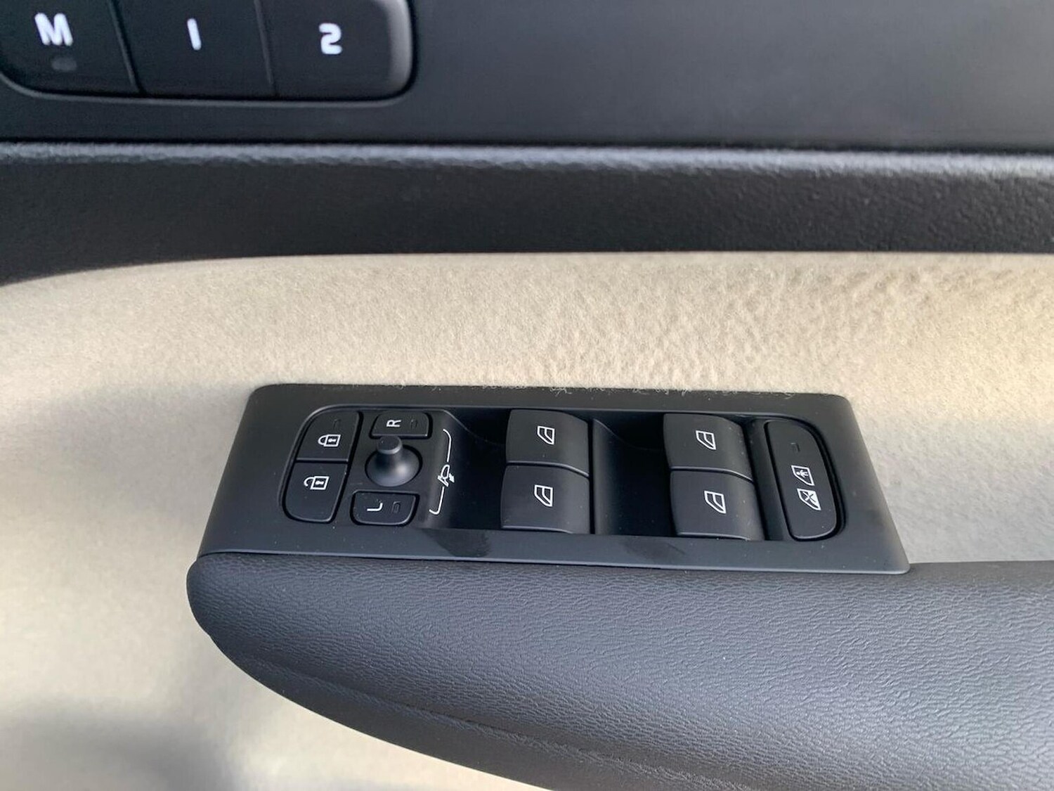 Used Volvo XC40 2025 for sale - 76422380: Photo 21