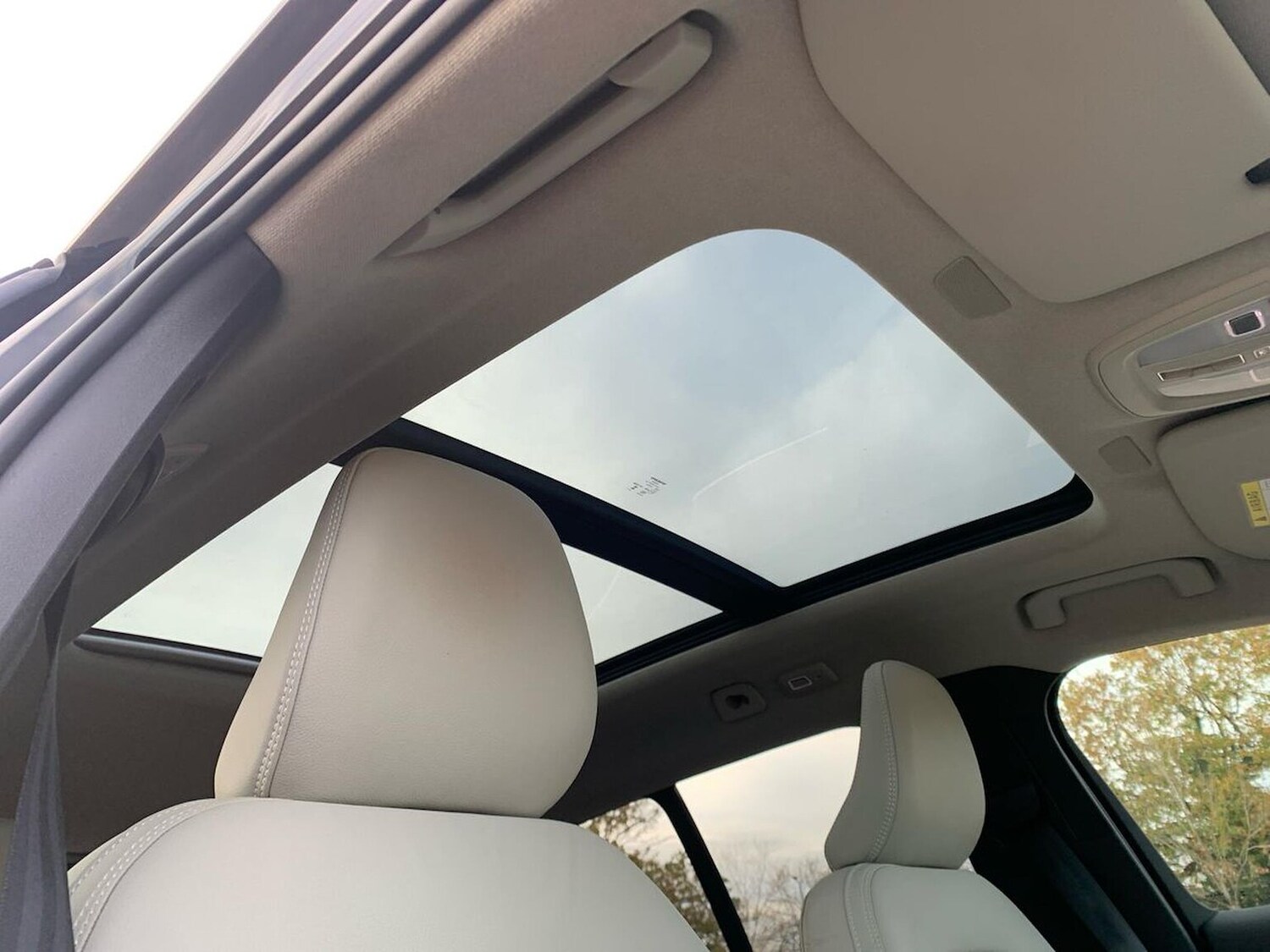 Used Volvo XC40 2025 for sale - 76422380: Photo 28